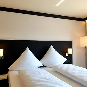 Hotel Wü, Kurnach
